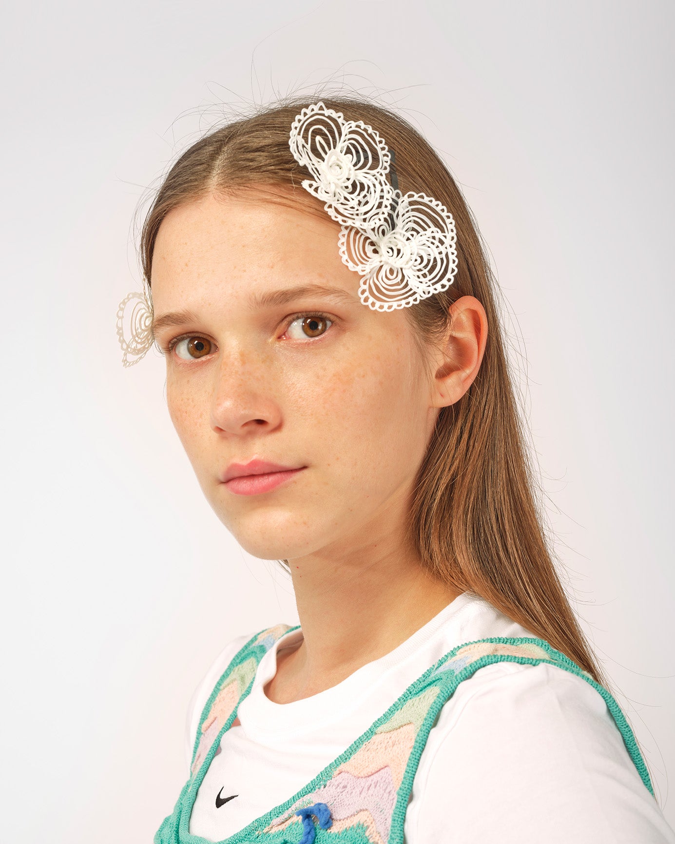 WHITE GIRL WOMEN 3D PAINTED FLOWER HAIRPIN