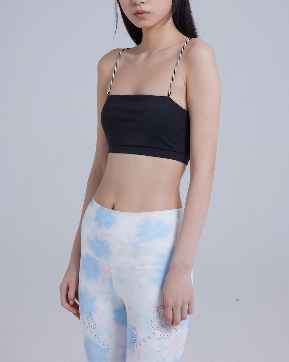 SPORTS BRA TOP WITH TWISTED STRAP